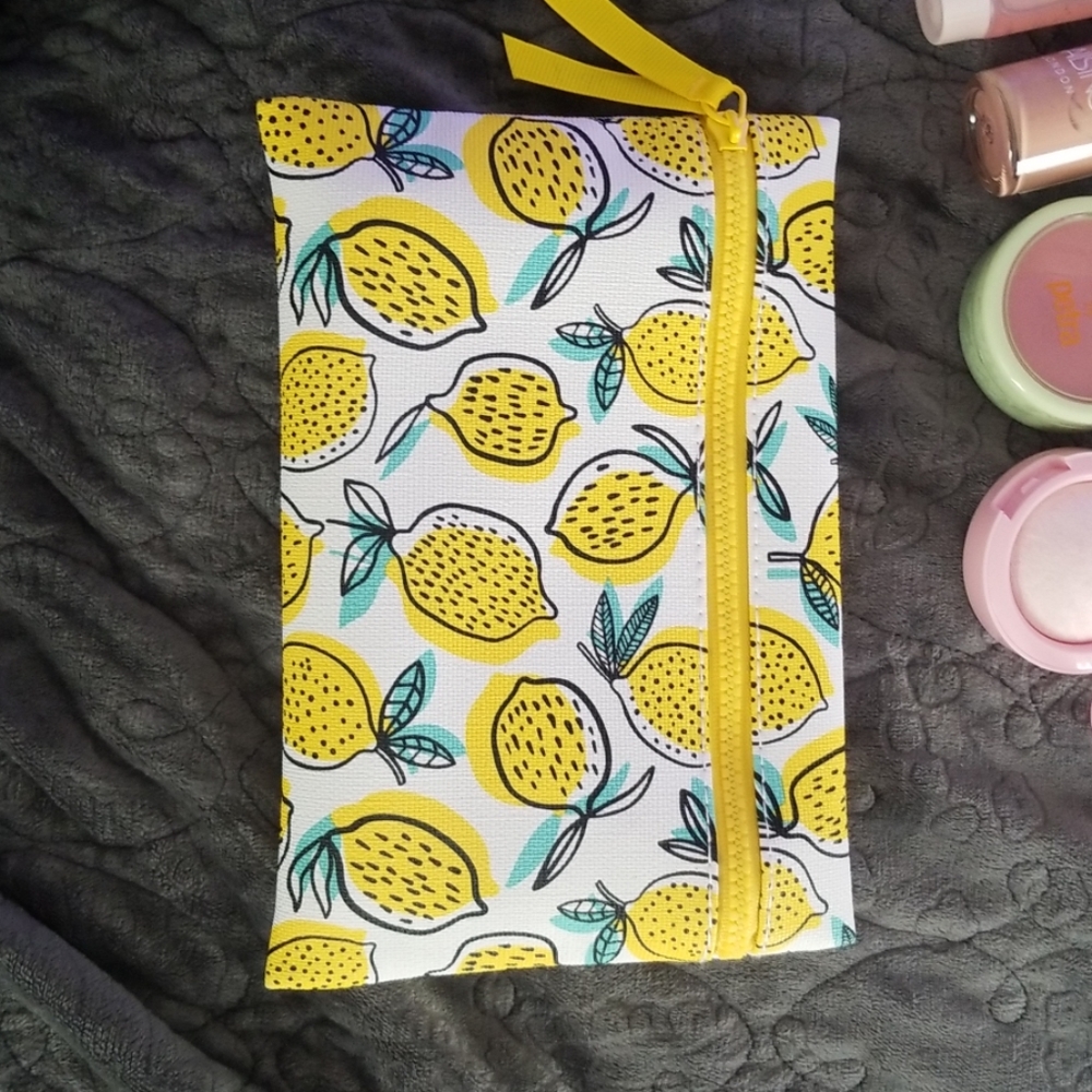 Makeup bundle